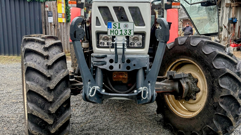 UNIVERZALNI KIT PREDNJA ČELNA HIDRAVLIKA 2KAT ZA TRAKTOR 1500kg