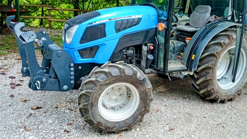 UNIVERZALNI KIT PREDNJA ČELNA HIDRAVLIKA 2KAT ZA TRAKTOR 1500kg